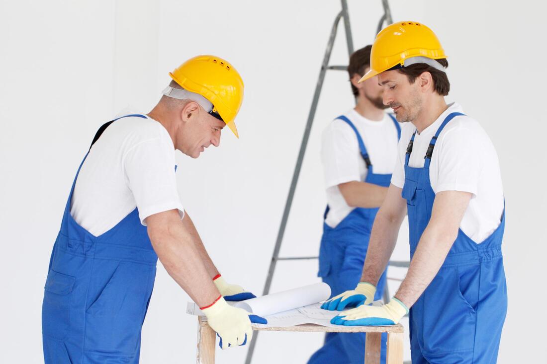 a team of painters